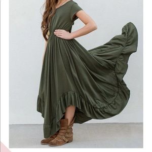 Joyfolie Braelyn Dress in Olive.